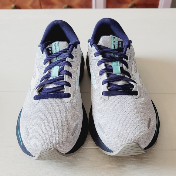 Brooks Adrenaline GTS in Grey / Peacoat / Aruba - Picture 8 of 16